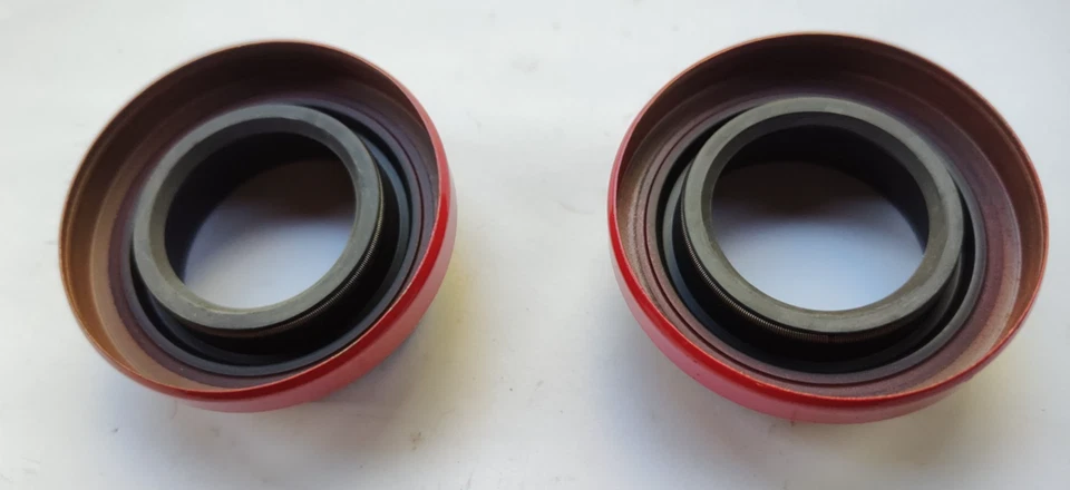 SUNBEAM TIGER  SET OF 2  INNER REAR AXLESHAFT OIL SEALS - Image 2 of 2