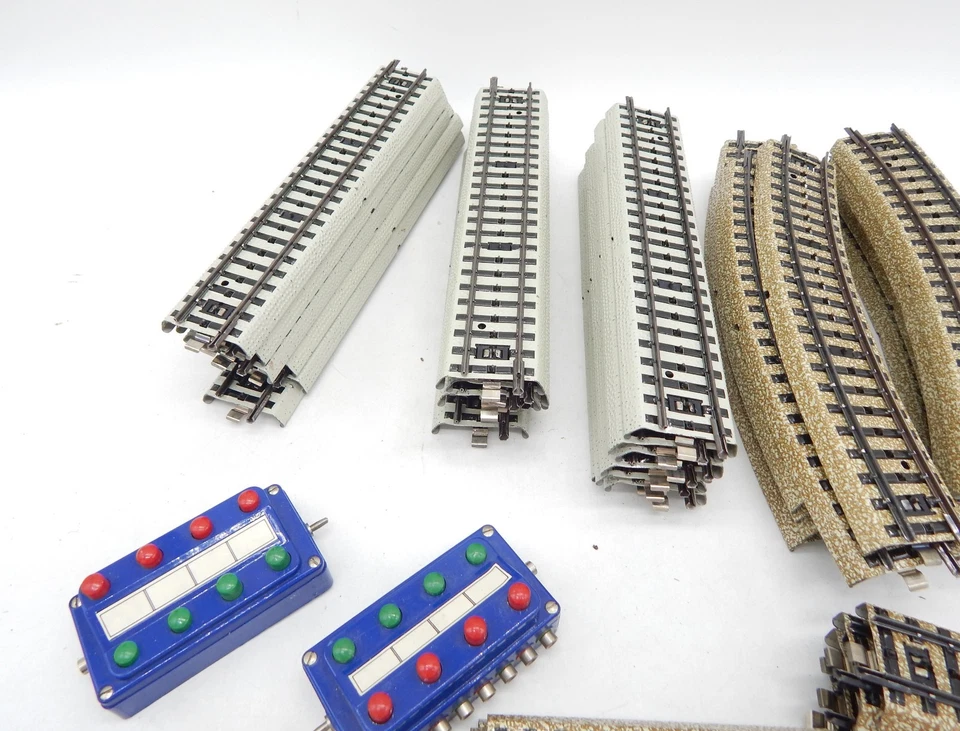 Märklin H0 M Gleise ca. 40 Stück Schienen Kurven Geraden Weichen Stellpulte - Bild 2 von 4