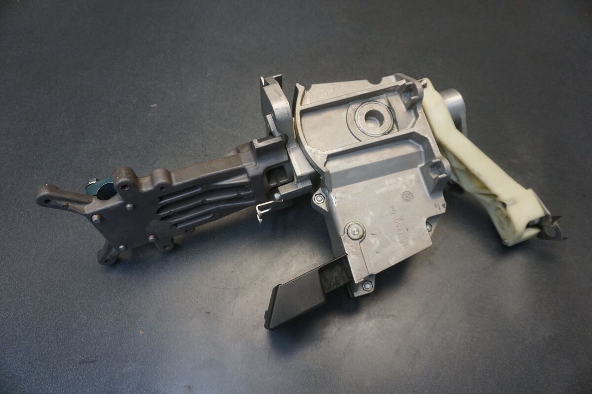 2006-2007 Yamaha OEM Steering Master Column Ass'y Freshwater 2006-2007 Yamaha OEM Steering Master Column Ass'y Freshwater