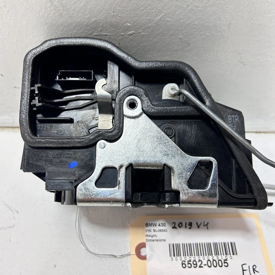 Actuador de bloqueo de pestillo de puerta lateral del pasajero delantero OEM 1 PIEZA BMW 430i XDrive 2017-2020 Foto 2 de 4