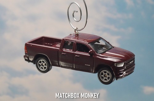 2019 RAM 1500 Quad Cab Pickup Christmas Ornament Adorno Dodge Short Box 1/64 - Picture 29 of 36