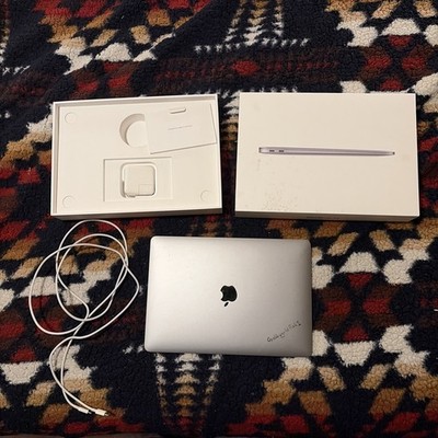 2020 Apple MacBook Air 13.3'' M1 7C GPU 3.2GHz 8GB RAM 256GB SSD A2337