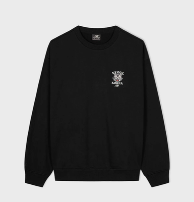 New Balance ロゴ入りセーター 黒 New Balance Unisex Seoul Tiger Exclusive Sweatshirt Black