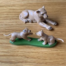 Vintage Britains Plastic Lioness and 2 Cubs Zoo Animals 1970s