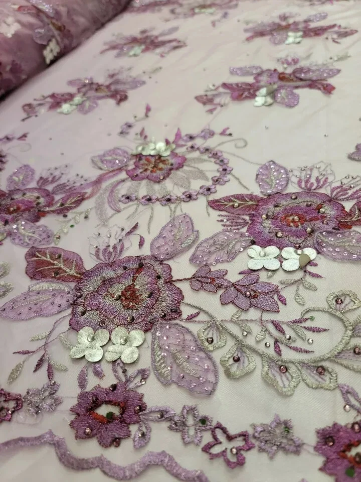 Сиреневая кружевная ткань с 3D виниловой цветочной вышивкой: продается в ярдах - модная - Изображение 4 из 4