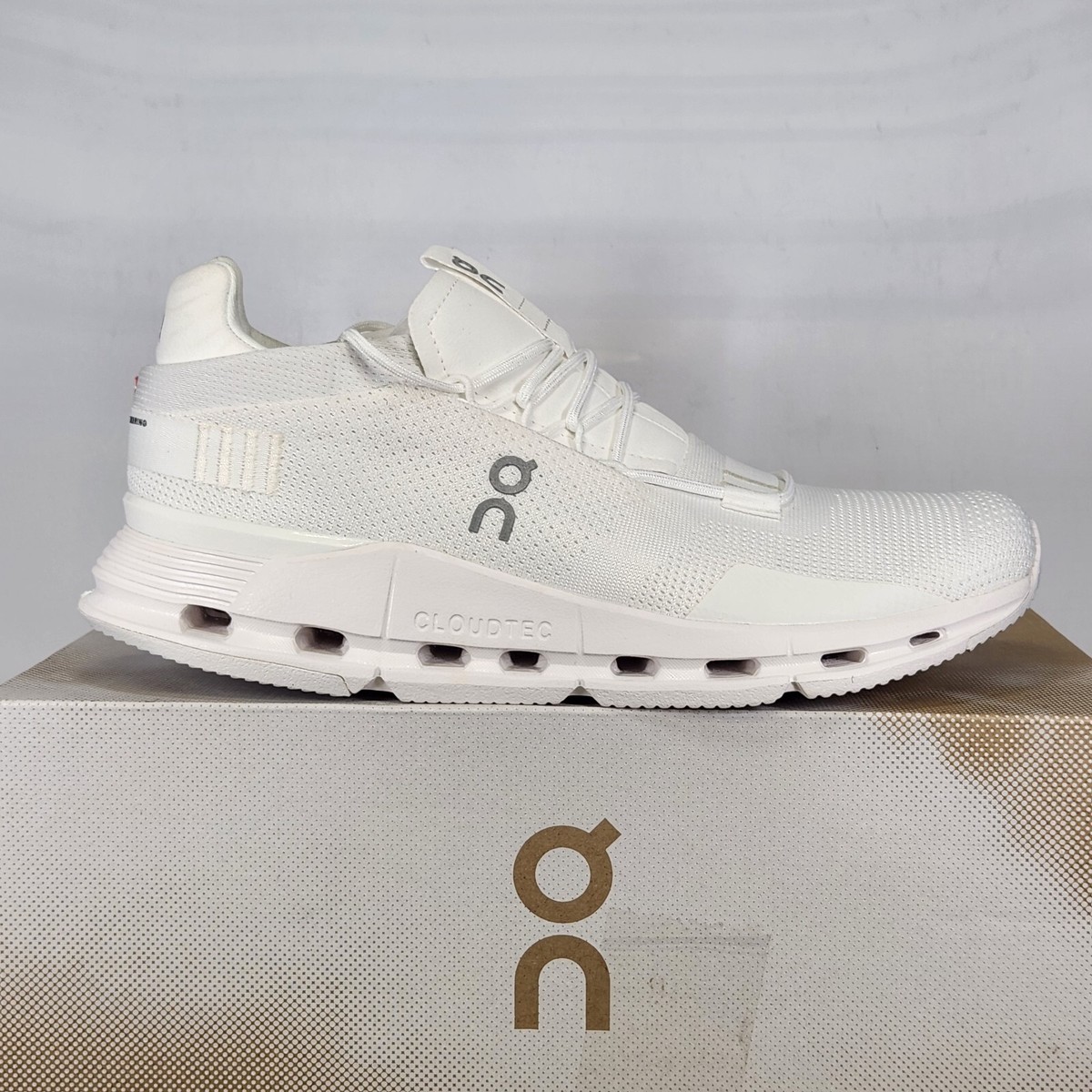 Size 11 - On Cloudnova - Undyed-White / White - Womens