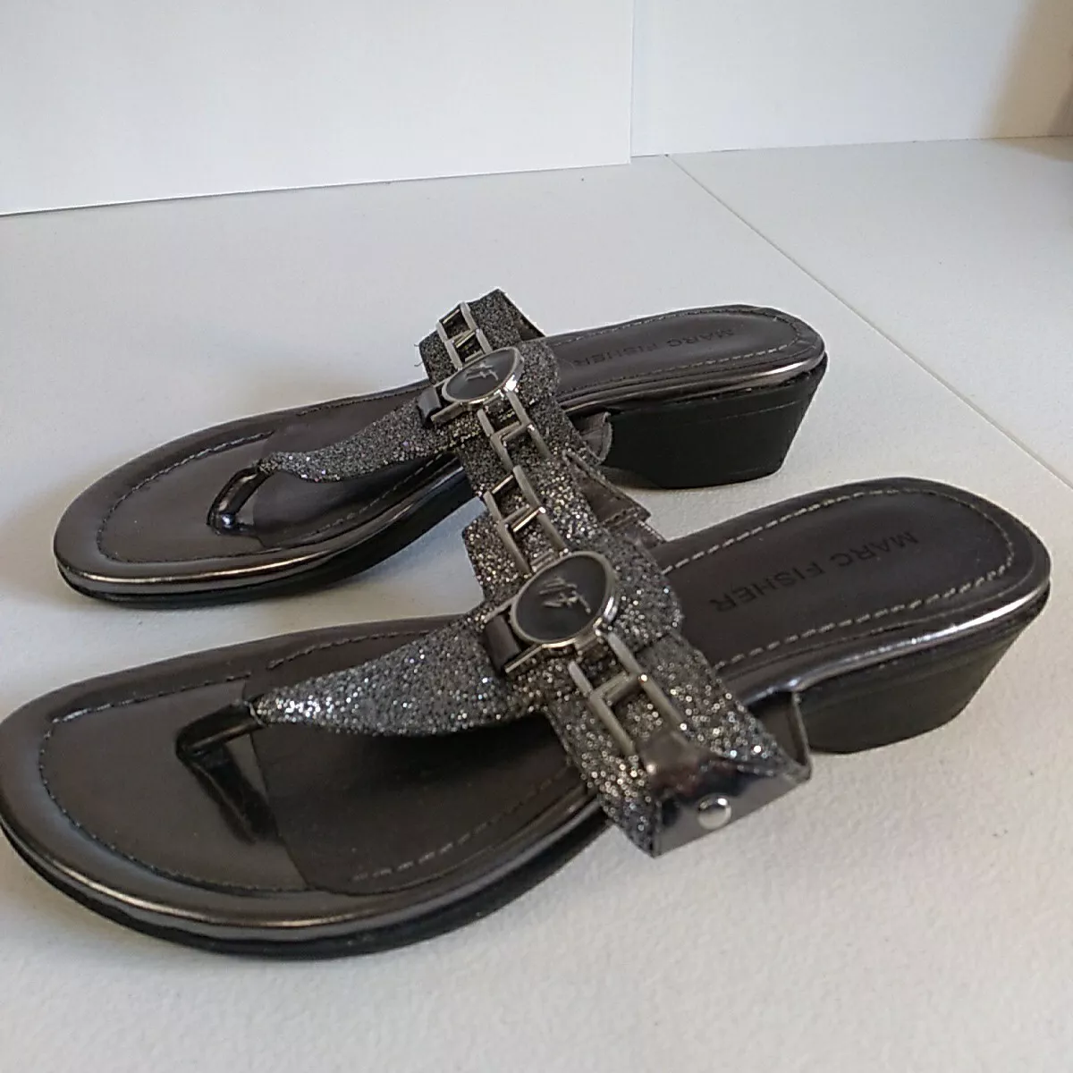 Marc Fisher Amina Thong Sandals Pewter Glitter Size 6 M US Dressy