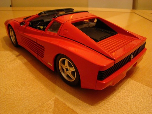 1/18 ferrari 512 tr 4.