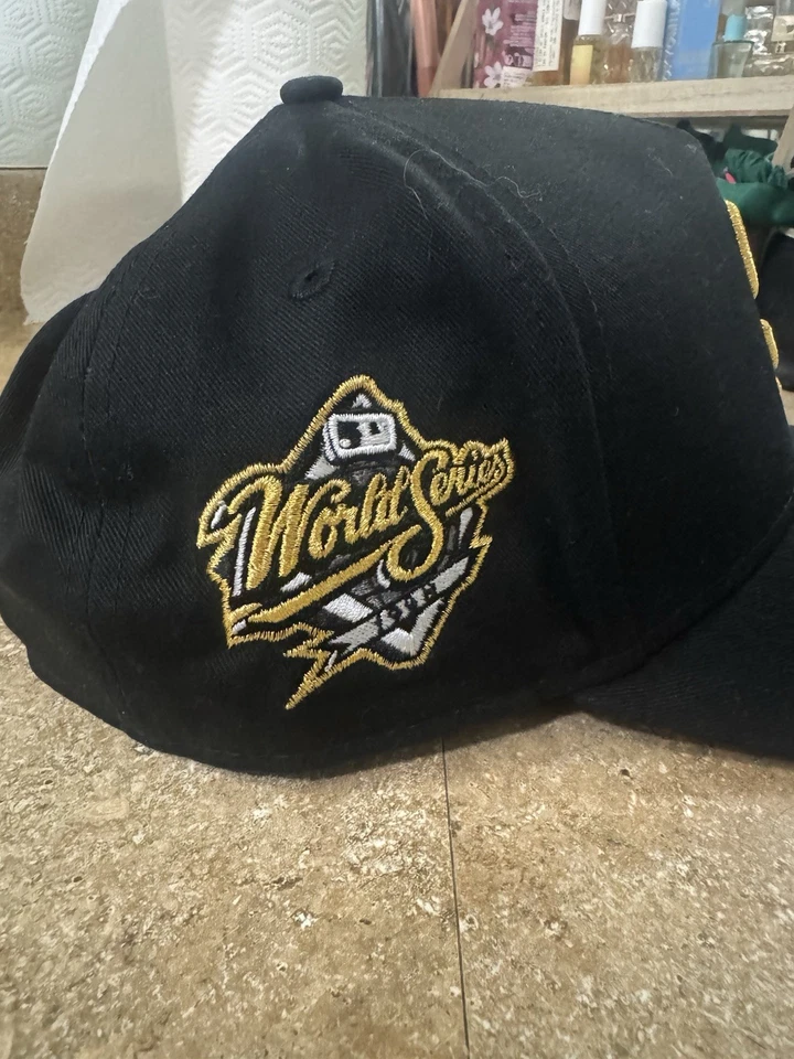 San Diego Padres A-Frame 9Forty Baseball Cap World Series 1998 Patch Black/Gold - Image 4 of 4