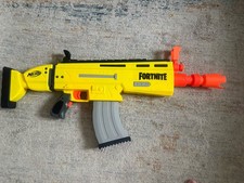 Nerf Fortnite AR L Blaster Works Incl. 10 Darts And Magazine Batteries RQD