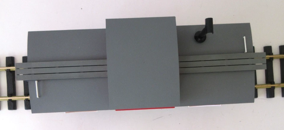 PIKO New York Central System Caboose #11063 no brake wheels or box - Image 3 of 4