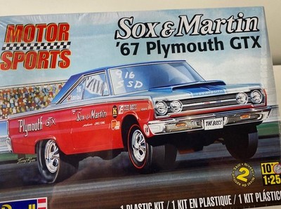 Plymouth 1967-dragracer-modelkit--1:24-revell-new/sealed box