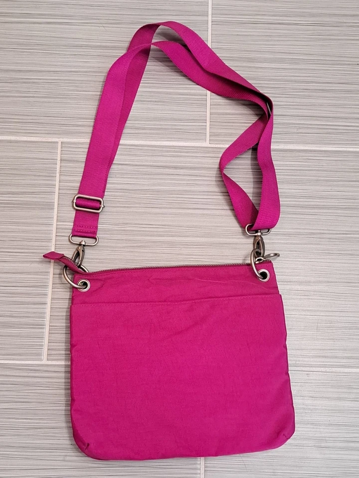 Bolso Bandolera Baggallini Magenta Múltiples Compartimentos Ajustar Correa Rosa Caliente  Foto 2 de 4