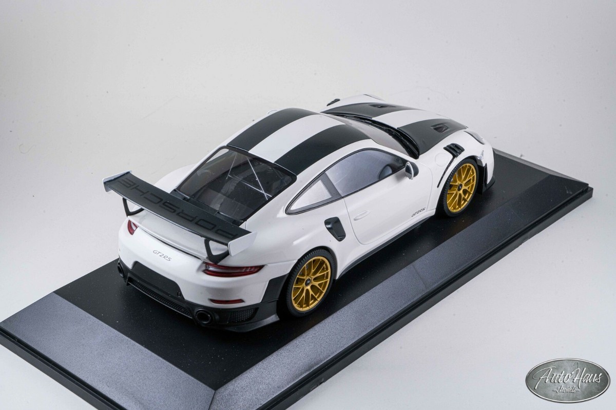 1/18 Minichamps Porsche 911 GT2 RS Weissach Package White 1 of 300