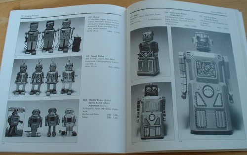 ROBOT ASTRONAUTS SPACE TOYS ROBOT & SPACE TOYS COLLECTIBLE BOOK GERMAN - Picture 4 of 6