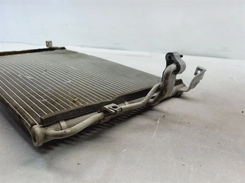 Condensador de aire acondicionado Hyundai Elantra 2001 2002 2003 2004 2005 2006 97606-2D000 Foto 4 de 4