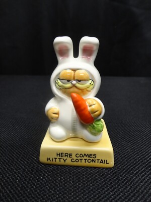 Vintage 1978-1981 Enesco Garfield Easter Figurine Here Comes Kitty Cottontail