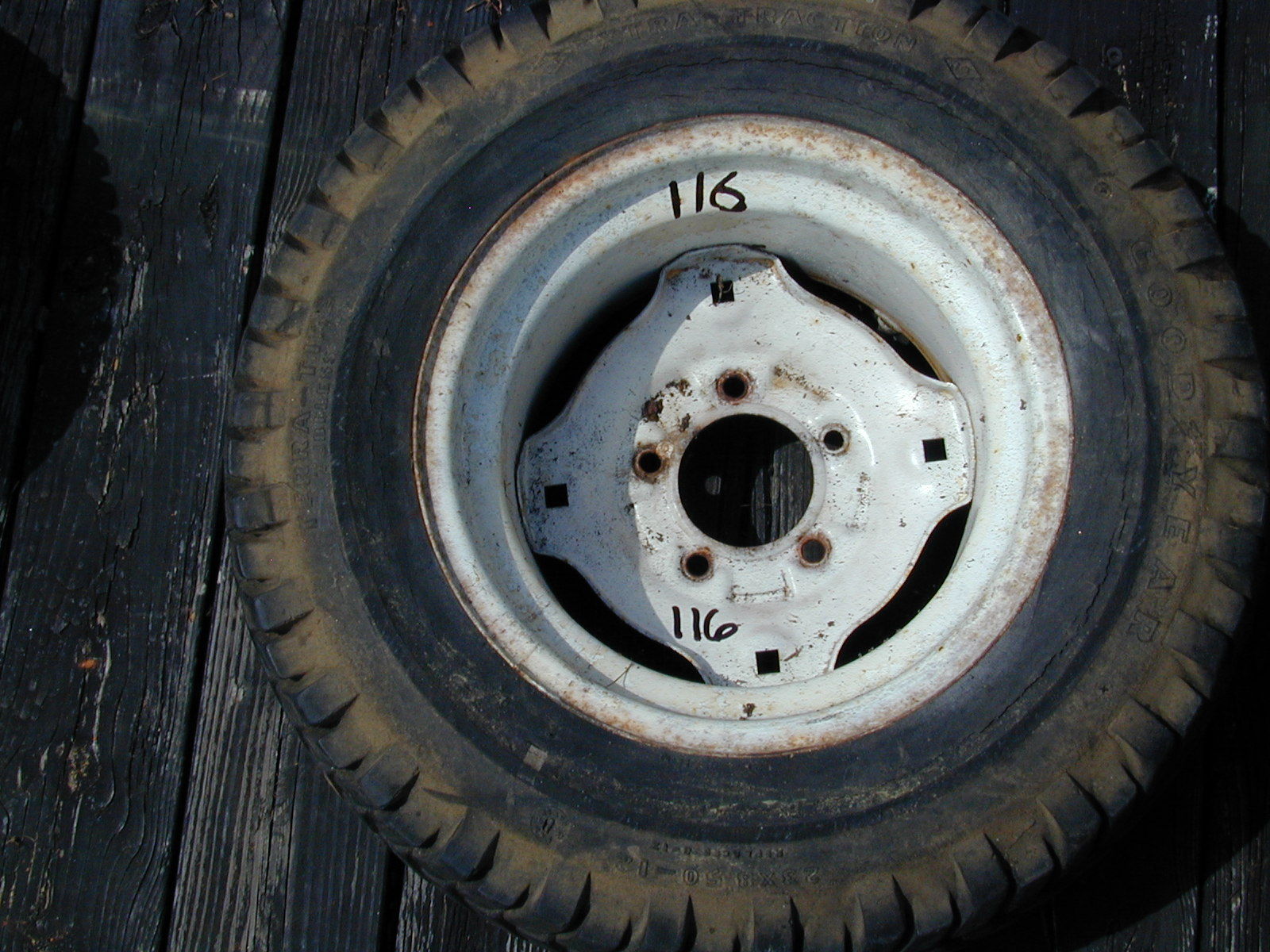 116 Simplicity Sears Riding Lawn Mower Rear Tire Wheel 23 x 8.50