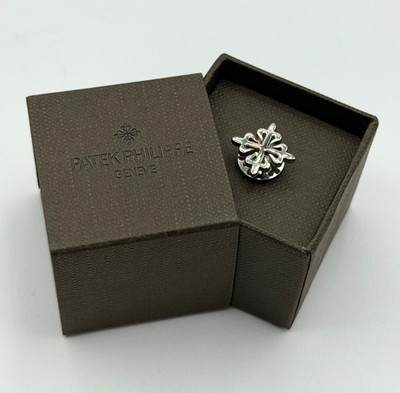 Patek Philippe Anstecknadel Silber silver pin