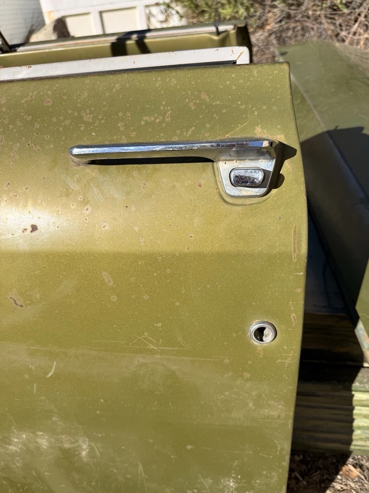 Puerta lateral del conductor International Scout II 1971-1980 (casi completa) Foto 2 de 4