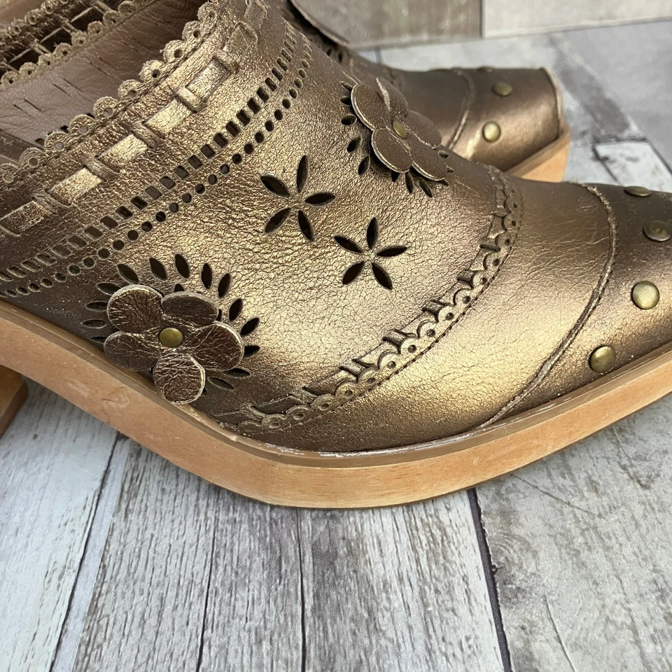Zapatos Via Spiga 7.5M Dorado Cuero Metálico Madera Zueco Mules Grueso Y2K Floral Foto 2 de 4