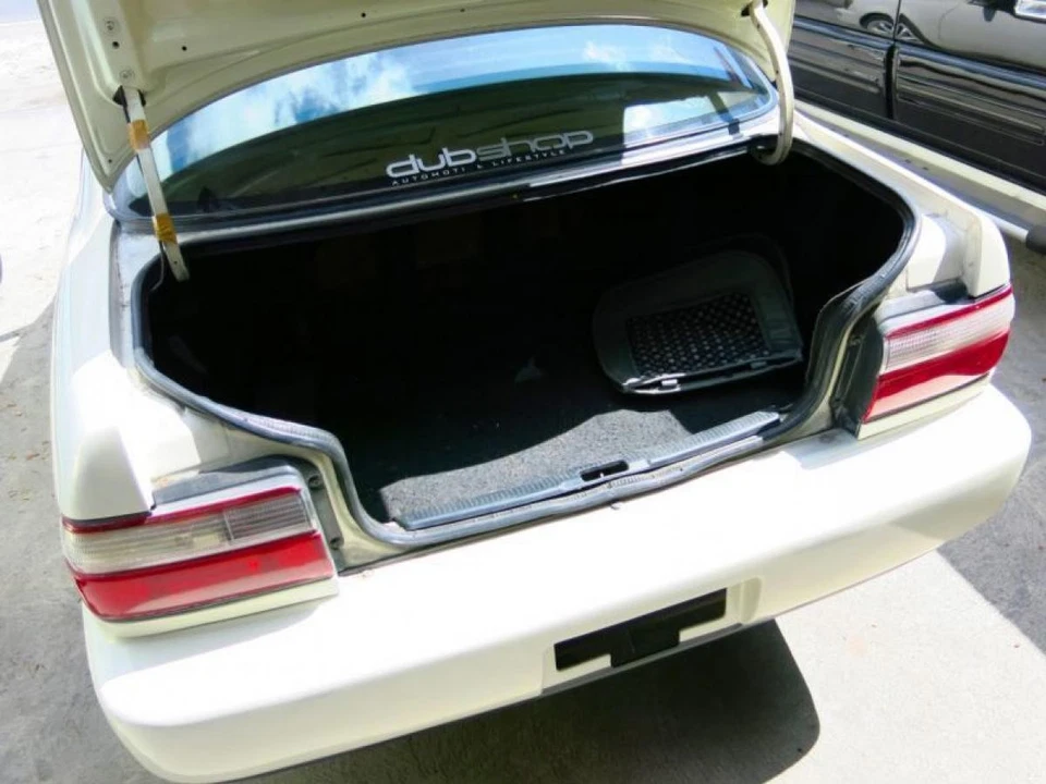 Sello de goma para maletero Toyota Corolla AE100 AE101 1992-1998 Foto 3 de 4