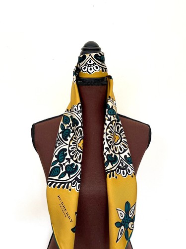 New Burberry Scarf Lucky Floral Yellow Gold Alhambra Green Flower Silk Wrap - Picture 19 of 21