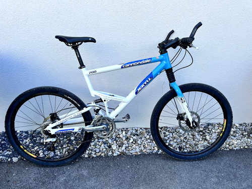 Cannondale Jekyll , Shimano XT , Headshok, Coda, Magura - cooles Lackdesign