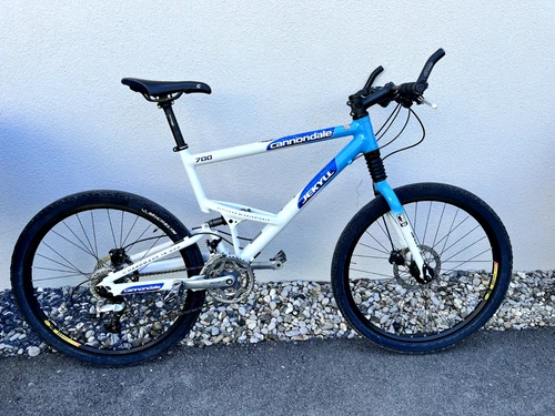 Cannondale  Jekyll ,  Shimano XT , Headshok, Coda, Magura - cooles Lackdesign