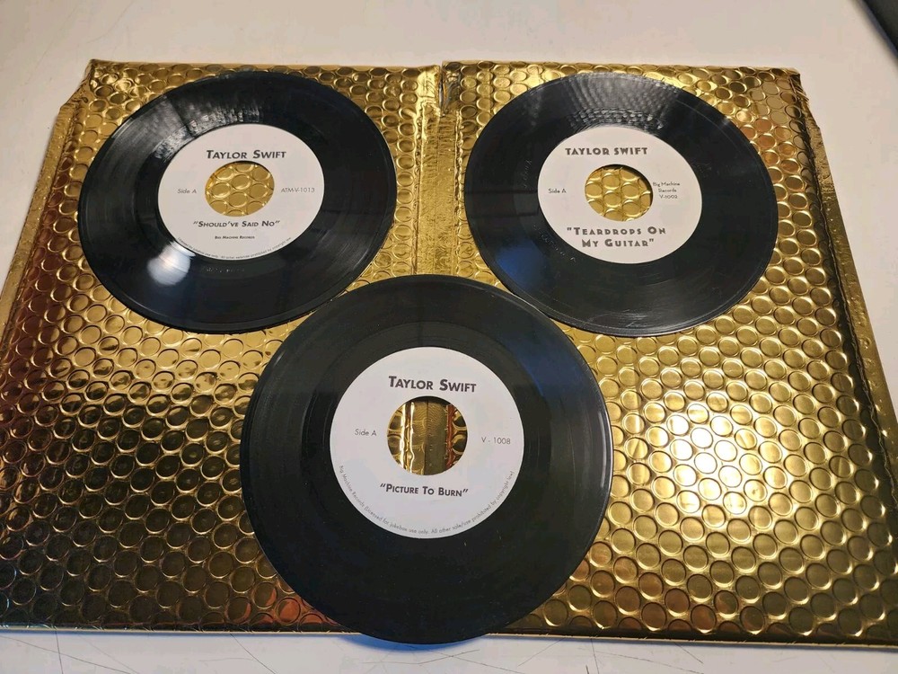 TAYLOR SWIFT SHOULD'VE SAID NO & TEARDROPS ON MY GUITAR RARE NM JUKEBOX RECORDS