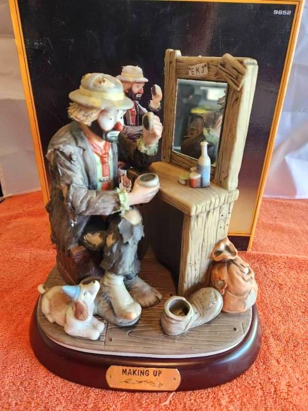 EMMETT KELLY JR MAKING UP Limited Edition PORCELAIN CLOWN FIGURINE 7309/7500