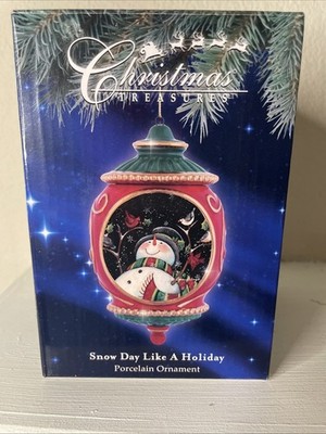 Precious Moments Christmas Treasures Seasons So Bright Porcelain Ornament 131071