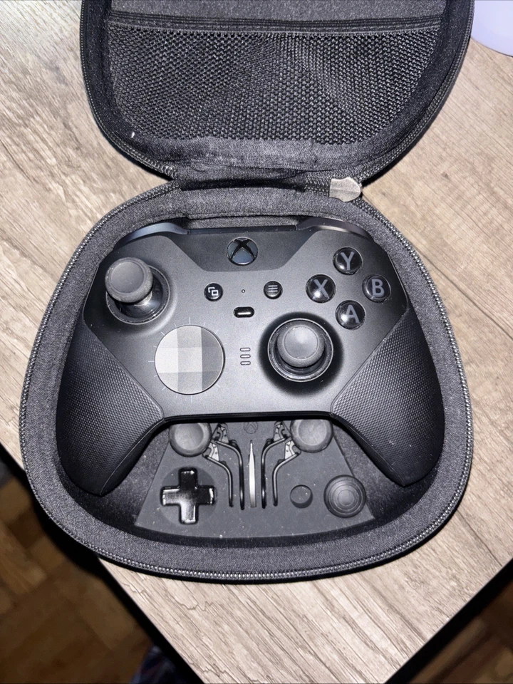 Mando Xbox Elite Series 2 Pro con Estuche Cargador y Caja Negro Probado ¡Funciona! Foto 2 de 4
