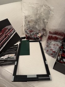 LEGO Architecture 21010 Robie House Wornbox Retired. Opened Box Complete