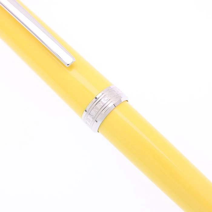 Bolígrafo amarillo colección Montblanc Pix, plumín fino Foto 4 de 4