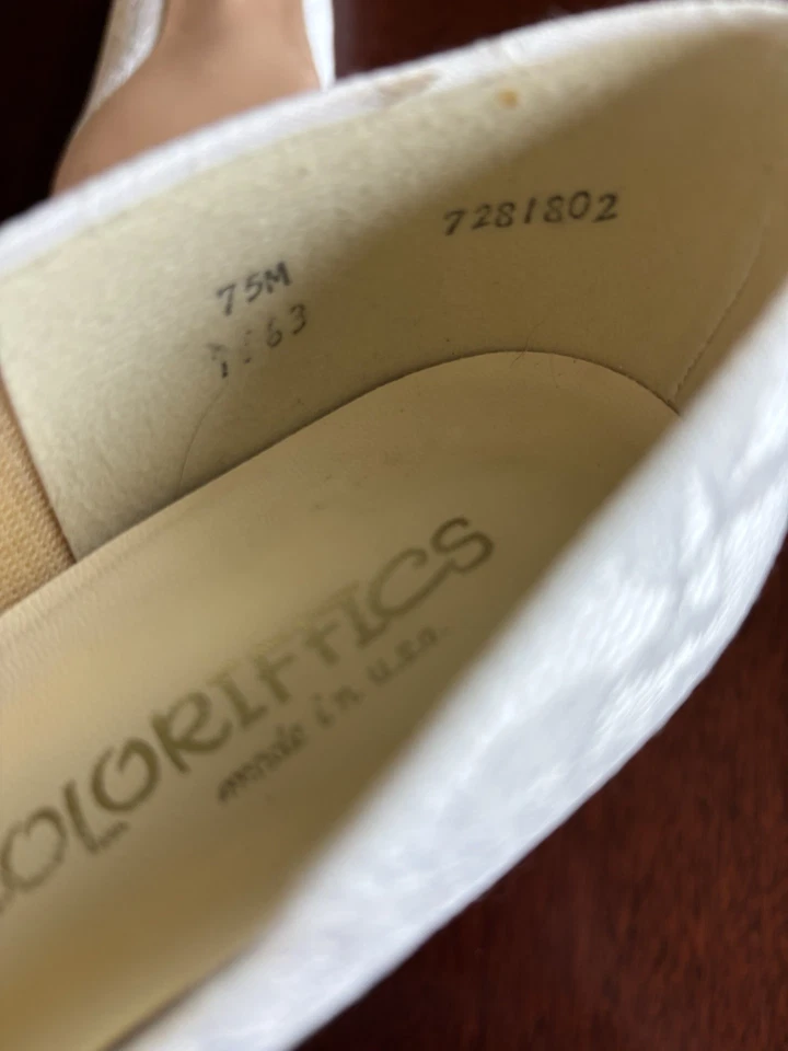 Винтажные свадебные свадебные туфли размер 7,5 белые кружевные поверх атласных - Изображение 2 из 4