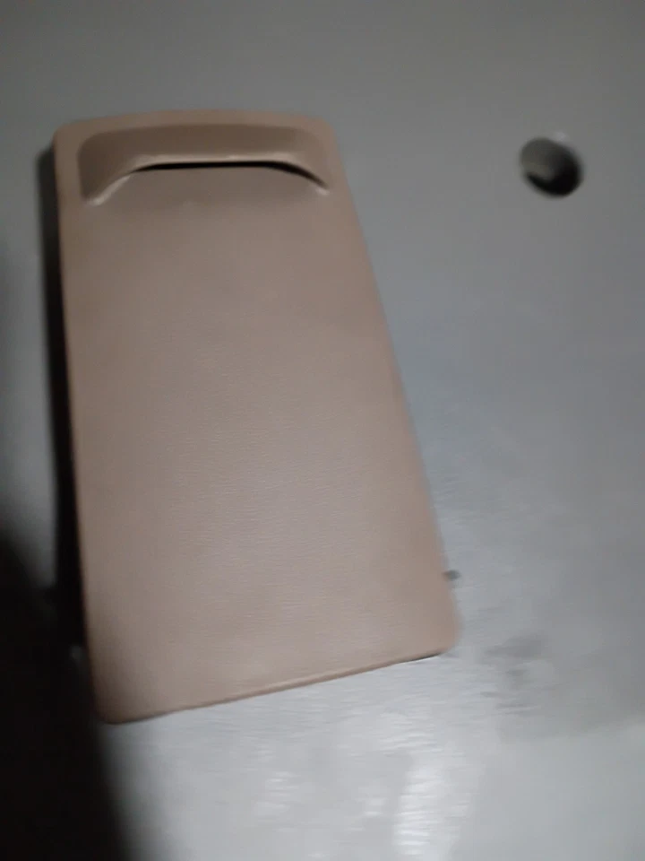 2005 04 05 06 07 Chevrolet Malibu консоль задний подстаканник коричневый подстаканник OEM - Изображение 3 из 4