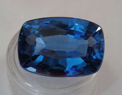 " SPECIAL" FASHION GEMSTONE BEAUTIFUL MAN MADE BLUE TOPAZ 44 ct GEMSTONE