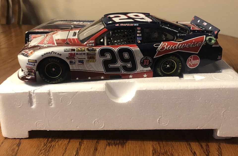 Kevin Harvick #29 Budweiser NASCAR Unites 2012 Impala escala 1:24 1 de 1.350 hecho Foto 4 de 4