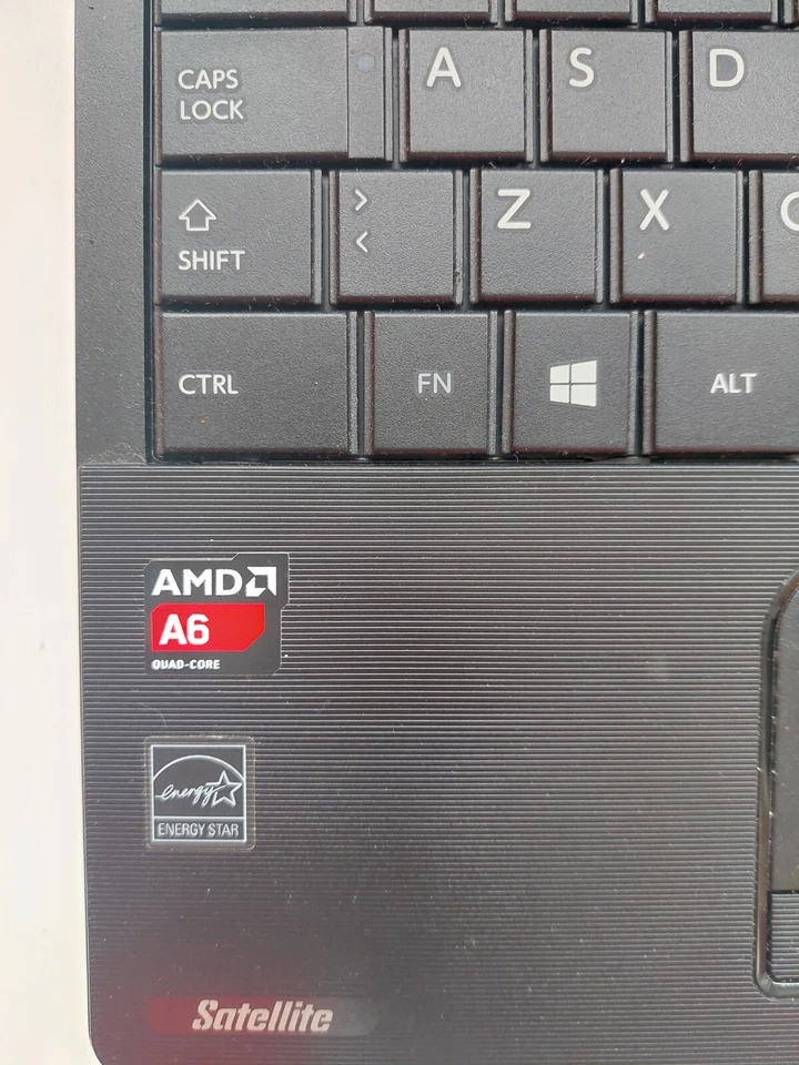 computer portatile usato toshiba, processore AMD A6 Quad - Core, colore nero. - Immagine 4 di 4