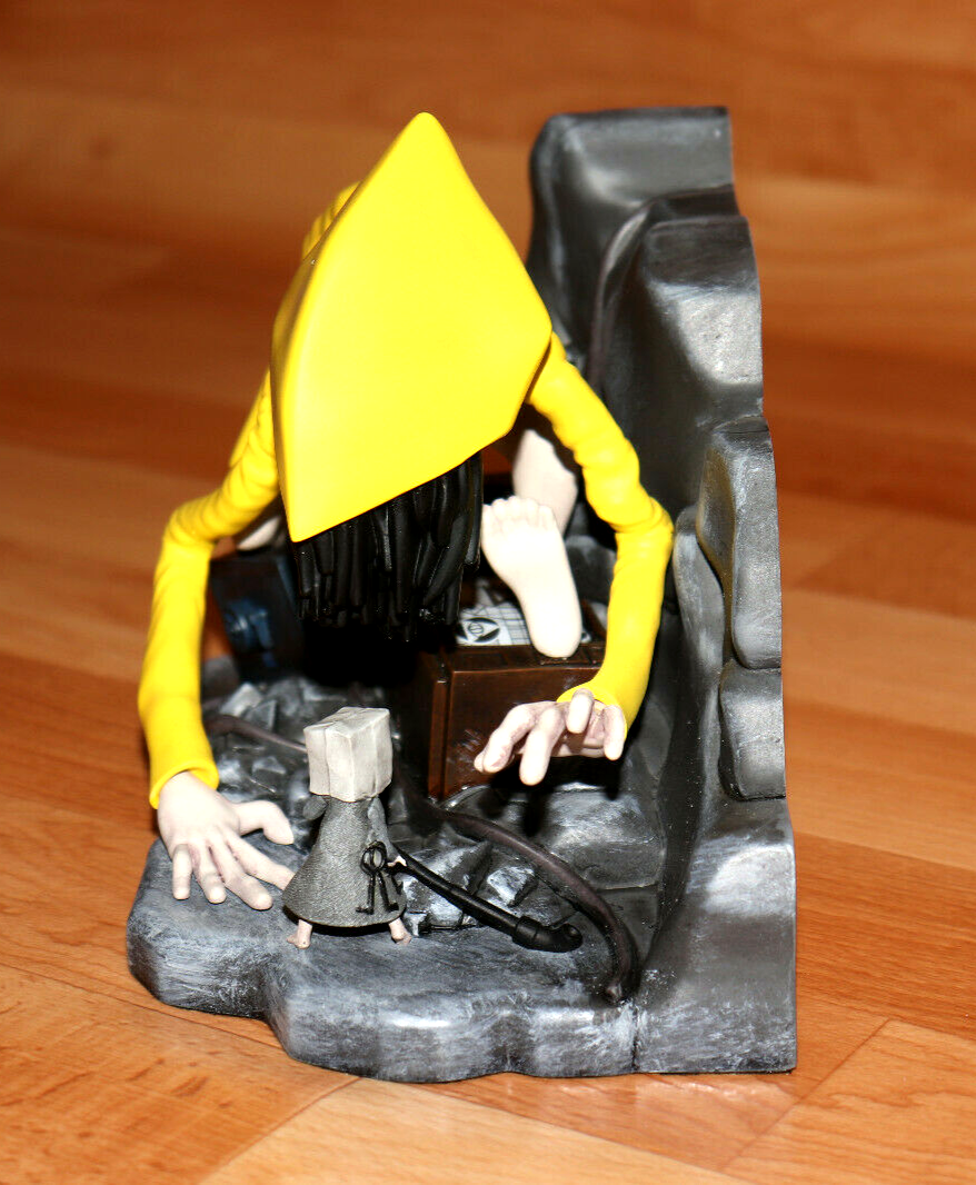 Little Nightmares II Mono Statue - Entertainment Earth