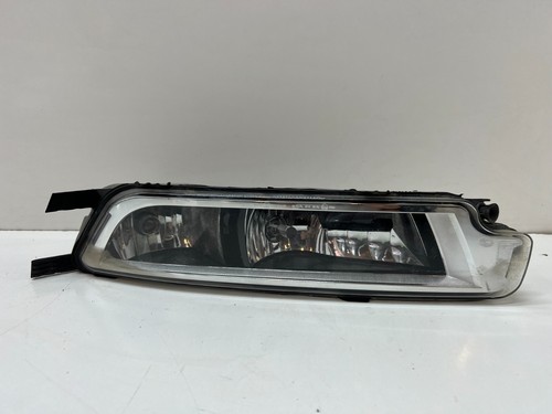 Original Volkswagen VW Passat B8 Vorne Stoßstange Nebel Licht Rechts 3G0941662E