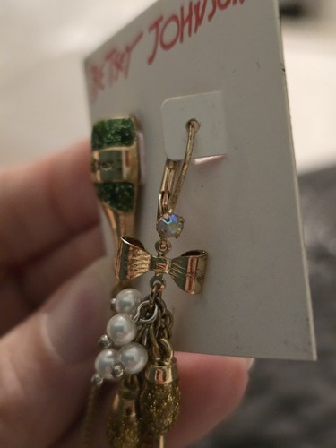 BETSEY JOHNSON Bubbly Glass & Champagne Bottle Mismatched Drop Earrings NWT - Picture 5 of 6