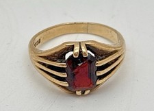 vintage 9ct gold ring Emerald Cut Garnet 6.1grams Size T