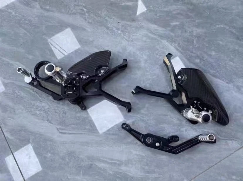 Juego trasero de estriba de protección de talón de fibra de carbono 2019-2025 para BMW M1000RR S1000RR Foto 2 de 4