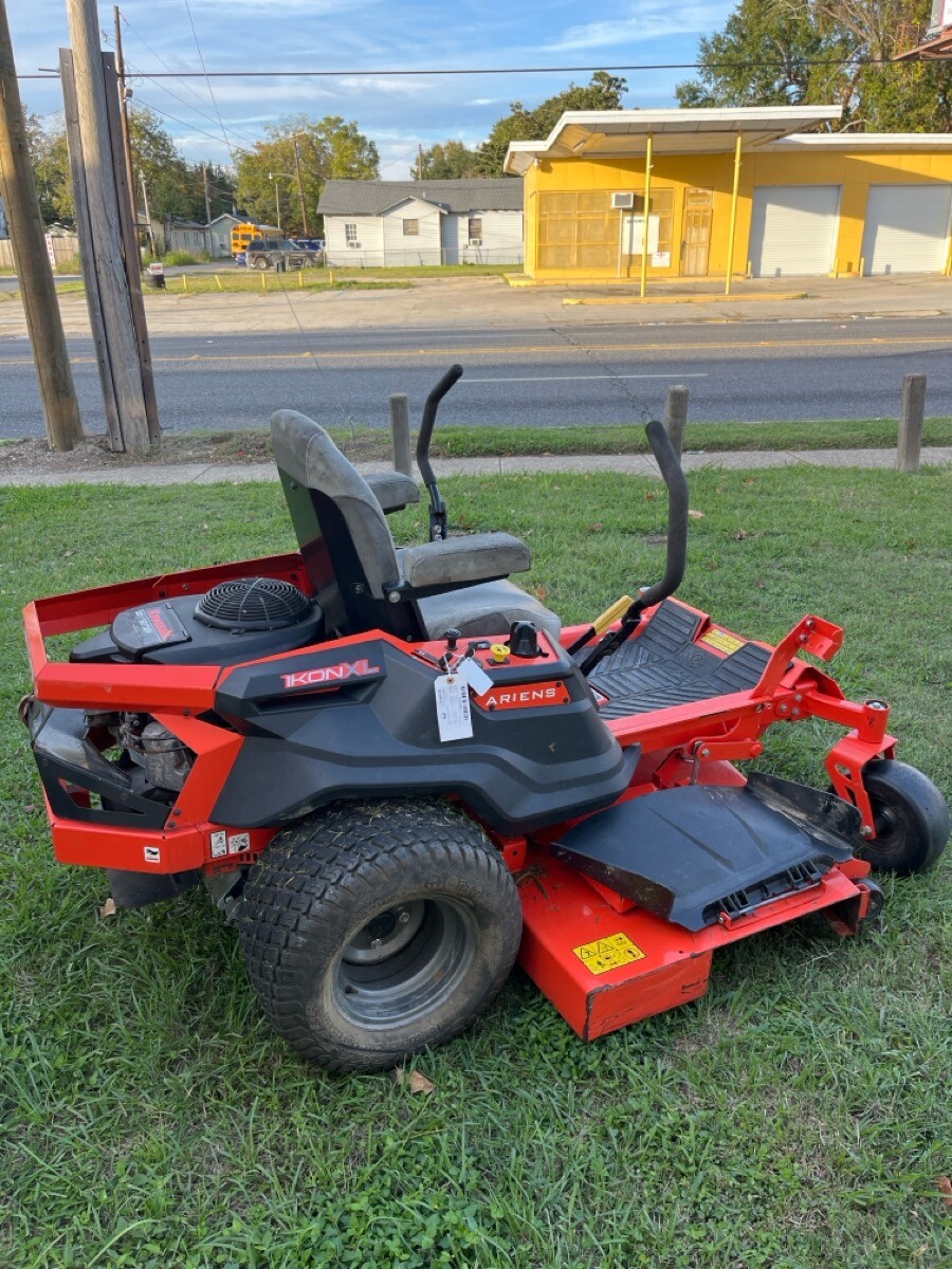 ARIENS LAWN MOWER IKON XL60 **LOCAL PICKUP ONLY, BATON ROUGE, LA (yi