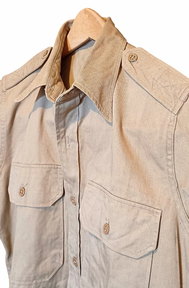 复古 50 年代男式棉卡其色军队衬衫 1951 年 12 月 29 日 Perdue 万智牌公司 S 制作 — 第 2/4 张图片