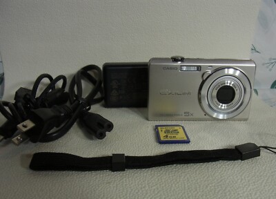 Casio EXILIM EX-Z680 ,14.1MP,5x,2.7in,Silver, Excellent from JAPAN