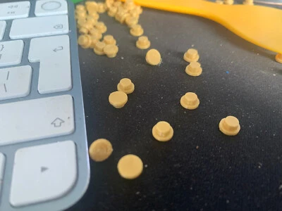 o - ABHD 27 - Reproduction Platform Plugs for Hornby Dublo models