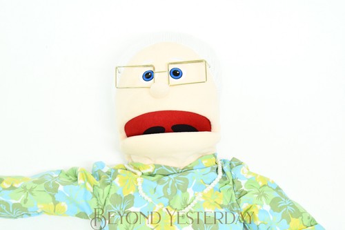 NEW SILLY PUPPETS 25" GRANNY (PEACH) HAND PUPPET - VENTRILOQUIST STYLE FULL BODY - Picture 2 of 7